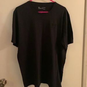 Black Under Armour t-shirt